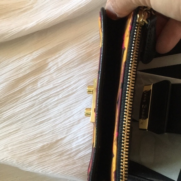 Vera Bradley Pushlock Wallet. P/A989/ - Picture 6 of 10